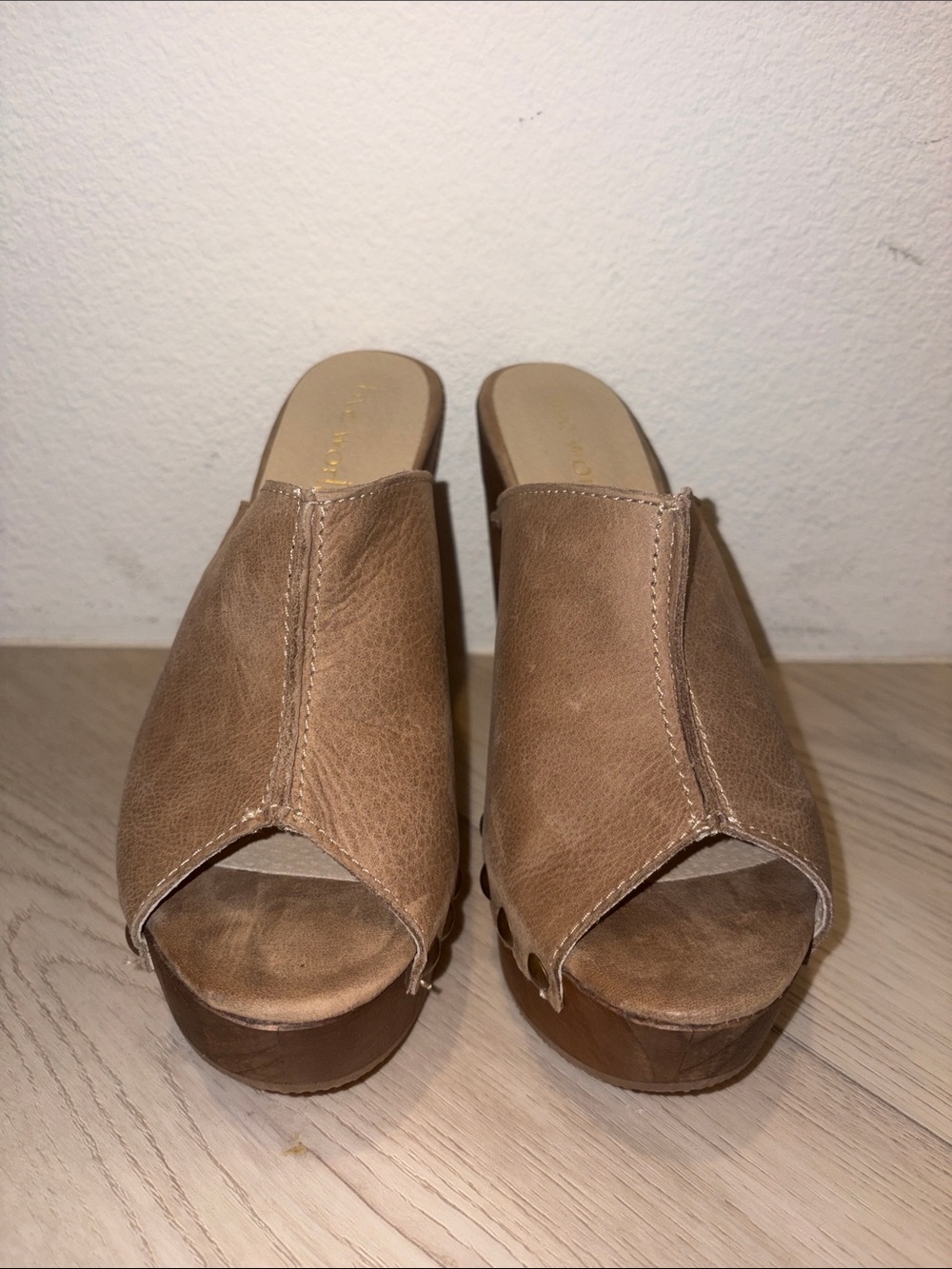 Women's Open-Peek Toe Slip-On Mules in Camel